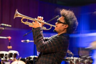 carlos sarduy et the aftersound lartiste qui change la temperature de la scene 6a114a9e97ce6