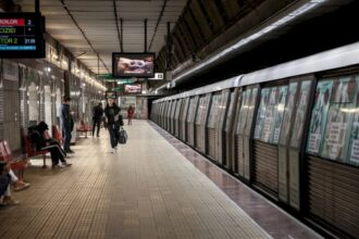 esential cum a ajuns transportul public din bucuresti aproape dublu fata de capitala europeana in care viata e de doua ori mai scumpa decat la noi uimitorul caz stockholm 6a16d72d0ad25