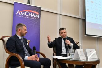 foto ciucu s a vazut cu afaceristi americani si vrea sa colaboreze cu ei pentru proiectele bucurestiului care este solutia primarului general pentru traficul din oras 6a1593c3782cb