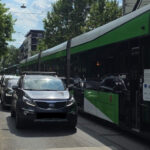 foto coada imensa de tramvaie pe bd regina maria s a stricat macazul liniile 23 si 32 blocate stb anunta autobuze naveta update 6a145e615ab18