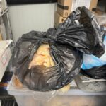 foto peste expirat si alimente tinute in saci menajeri la british school of bucharest inspectorii ansvsa au inchis cantina scolii si au dat amenzi 6a0f266c5eccd