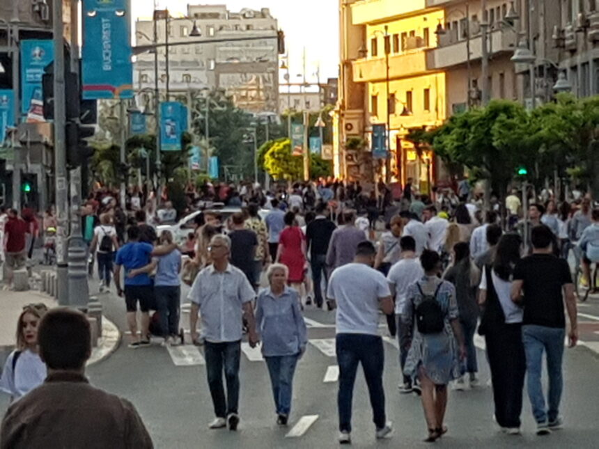 bucurestiul care nu mai doarme vara aerul conditionat noua frontiera sociala a capitalei 6a30bde25a627