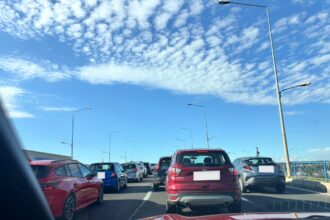 foto accident cu mai multe masini pe dn1 in apropiere de liceul francez coada de masini incepe de la fantana miorita 6a3023332654e
