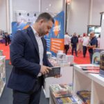 foto ciprian ciucu la bookfest 2026 cititul ma defineste ca persoana definitia a venit la 25 de ani cu istoria stiintei 6a2049e909d8d