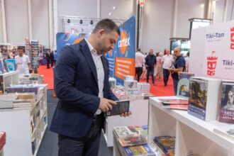 foto ciprian ciucu la bookfest 2026 cititul ma defineste ca persoana definitia a venit la 25 de ani cu istoria stiintei 6a2049e909d8d