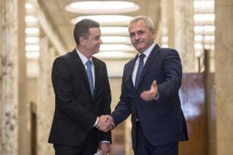 foto cu ocazia deciziei psd momentul de dragalasenie de la precedentul episod grindeanu premier in prima zi la noul job dragnea si tariceanu l au dus de manuta la serviciu d2a49a4a