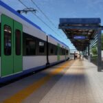foto trenul metropolitan cu care nicusor dan s a plimbat in campania pentru pmb intra in linie dreapta peste 300 milioane e si 13 statii pana la crivina langa ploiesti 6a43874437ca3