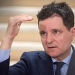 mesajul asteptat cu probabil infrigurare in zi cu canicula sunt ultimele ore in care nicusor dan poate desemna un premier inainte ca parlamentul sa intre in vacanta 6a43b16668d6d