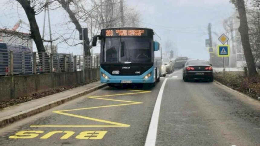 o adolescenta a lesinat in autobuzul 477 supraaglomerat spre moara vlasiei dupa o ora in picioare pe canicula pmb taie banii tocmai pentru aceste linii 6a22988b48a42