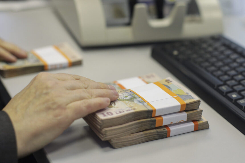 o angajata usr responsabila cu banii trimisa in judecata pentru delapidare in bucuresti a transferat peste 400 000 de lei din contul partidului in cel personal 6a315891e4154