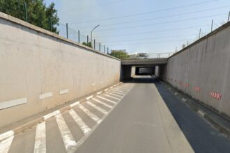 ploua 10 minute viata e data peste cap 10 ore pasajul de la iesirea de pe a1 catre carrefour militari inundat politia a plecat a redeschis accesul in balta smart move 6a2916f8d5096