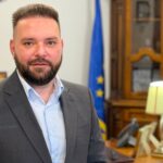 problema care a intarziat ora de somn a primarului piedone jr mesaj misterios trimis spre miezul noptii dupa ce a fost dat afara din partid 6a322b83b5d8c