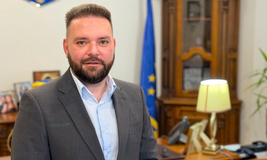 problema care a intarziat ora de somn a primarului piedone jr mesaj misterios trimis spre miezul noptii dupa ce a fost dat afara din partid 6a322b83b5d8c