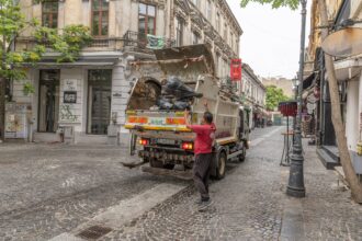 revolutia curateniei din centrul vechi al capitalei saci cu cod qr colectare pe 6 fractii program fix de ridicare a gunoiului intr un nou regulament pmb pus in consultare publica 6a3abd2218781