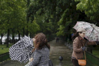 stati in case nu mergeti pe langa copaci recomandarile igsu pentru bucuresteni in asteptarea vijeliei anuntate de meteorologi 6a2a6878e7f08