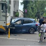 update teribil accident pe barbu vacarescu o masina implicata intr un accident proiectata intr un tramvai de pe linia 5 precizarile stb 6a217f49a4e31