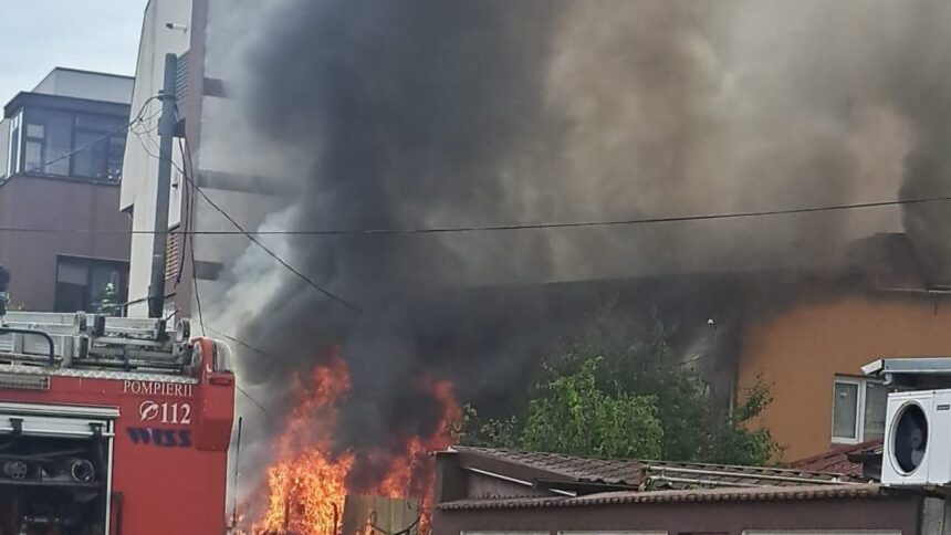 video incendiu la o casa de pe strada vultureni din berceni pompierii au ajuns la fata locului 6a1d528d621f7