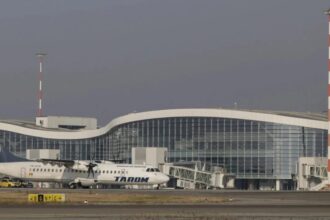 video premiera in romania la bucuresti sistem modern de coordonare a aterizarilor si decolarilor de la aeroportul otopeni promite sa ne scape de aglomeratie 6a27fdbcca072