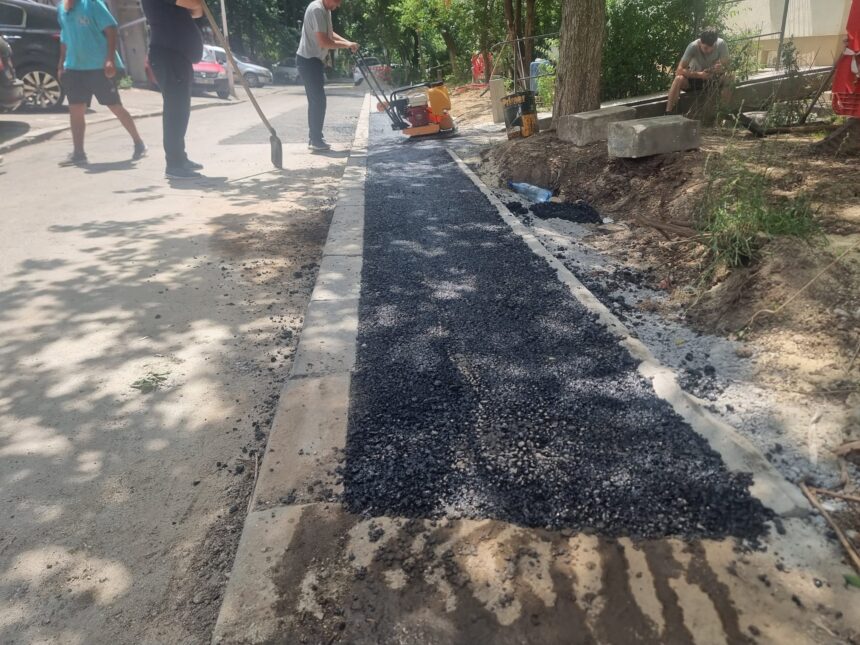 video ziua 3 de cheltuit bani pe mini trotuarul din obor s a venit cu micro asfaltatorul s a bifat umor de muncitor doamna suntem de la cooperativa munca in zadar 6a26c858f3c57