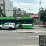 accident pe bd garii obor soferul unei masini a deschis portiera fara sa se asigure ca din spate venea troleul 86 6a4e3d45c1785