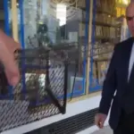 cadou cu pedigree politic marian ceausescu l a asteptat pe ilie bolojan cu o cusca de sobolani pe calea victoriei 6a567a82189f4
