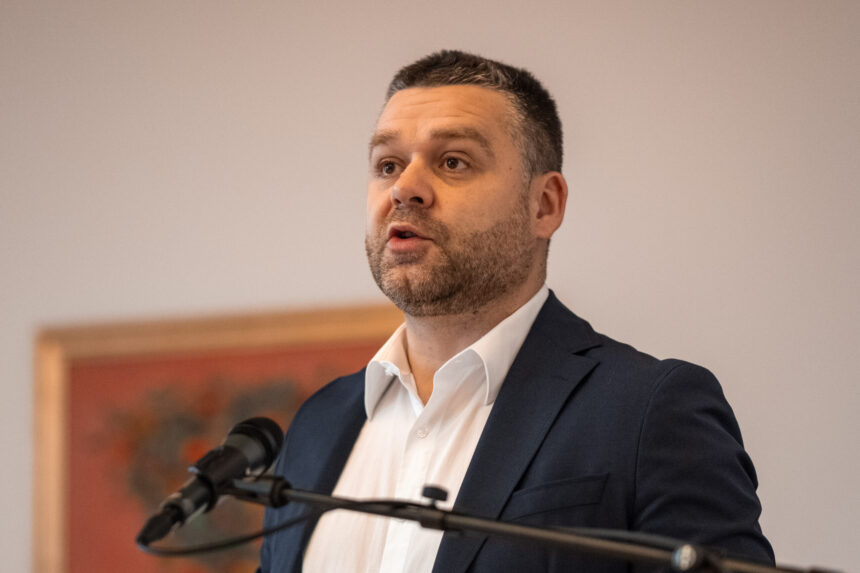 ciucu anunta transparentizarea concursurilor pentru posturile de conducere in companiile municipale 6a6b3bf4e6c28