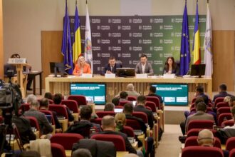 de la politie primarul ciucu se duce la sedinta cgmb cu peste 40 de proiecte initiate chiar de el consilierii generali se reunesc azi de la ora 1000 6a6998905b8c5