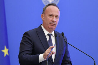fost ministru al finantelor avertizeaza romania risca sa piarda 4 miliarde din pnrr 6a637fc4062cb