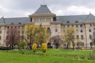 foto cladirea primariei capitalei functioneaza fara autorizatie isu la incendiu de 10 ani pmb scoate la licitatie o expertiza de 15 milioane de lei ca sa faca receptia cladirii 6a54aa95e0609
