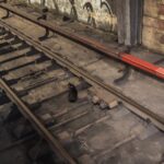 foto o pisica s a pierdut pe sinele din statia de metrou titan un bucurestean cere ajutor pentru a o scoate de acolo 6a53918127a5f