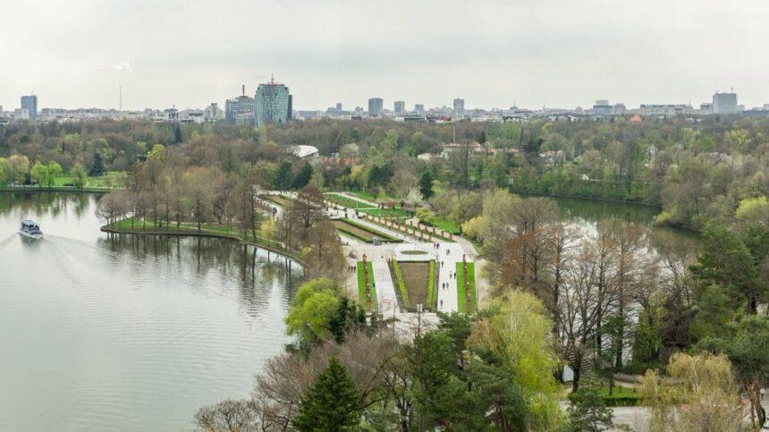 foto parcul herastrau are de azi si plan de regenerare semnat la doua luni dupa ce lacul a fost golit vestea insotita de poze din alt anotimp a fost data de pmb b532dd8c