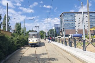 foto primele teste pe linia de tramvai modernizata de pe bulevardul expozitiei vehiculele tatra au circulat pe sinele noi inainte sa iasa la pensie 6a53bbb1d69bb