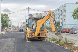 foto se lucreaza si sambata pe santierul de la bd prelungirea ghencea pmb 140 de muncitori si 40 de utilaje sunt la treaba 6a490568976d7