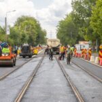 foto se toarna asfalt pe lotul 10 de sine de tramvai din bucuresti va fi gata in septembrie promite pmb pe traseu va ramane un santier la republica lui negoita 33333ade