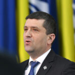 ministrul apararii doua blocuri din pitesti au fost construite ilegal langa un depozit de munitie cazul sesizat la dna 6a59e74283f34