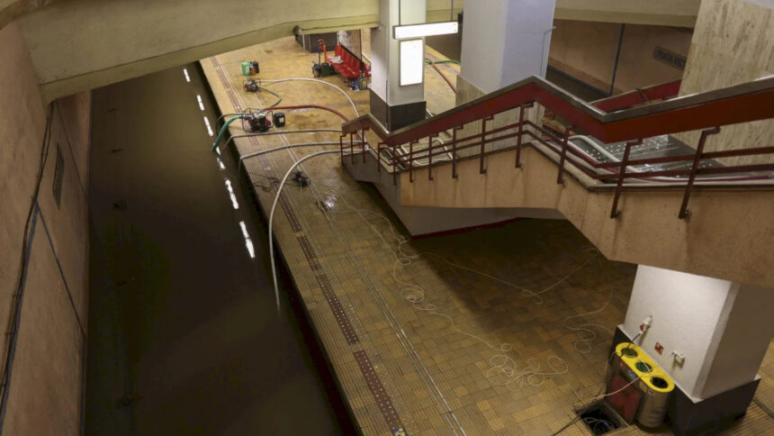 o angajata metrorex care a intervenit dupa inundatiile de la metrou a ajuns la spital cu legionella angajatii cu simptome indemnati sa mearga la matei bals surse 6a4e4b82dcf72