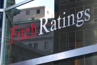 oficial romania evita junk ul fitch mentine ratingul bbb minus bbb cu perspectiva negativa dar avertizeaza romania in perioada extinsa de riscuri p 6a6d1576572ea