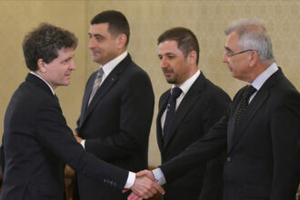 petrisor peiu il acuza pe nicusor dan a devenit garantul crizei politice desi ar fi trebuit sa fie un garant al democratiei 6a508e58f362a