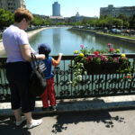 podurile peste dambovita ar putea fi modernizate si accesibilizate pentru persoanele cu dizabilitati si parintii cu carucioare protocol intre administratia strazilor si apele romane d3c543d9