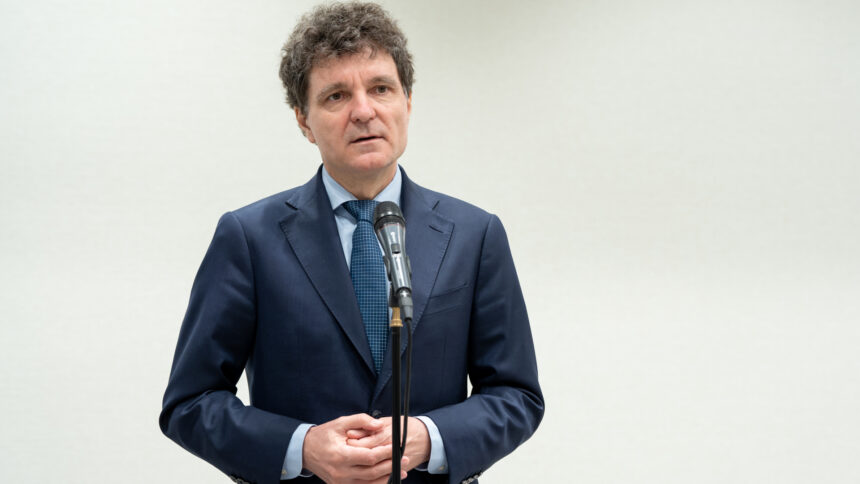 presedintele nicusor dan n a mai desemnat de 29 de zile niciun candidat pentru functia de premier ce spun juristii si deciziile ccr 6a5f4e161d03b