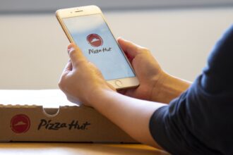 primul restaurant pizza hut din romania cel din piata romana va ramane deschis si va fi modernizat se afla langa hotelul sheraton 6a6703a6e65e6