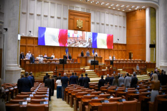 sesiune extraordinara in parlament deputatii voteaza proiecte legate de pnrr si acordul safe 6a698a8550102