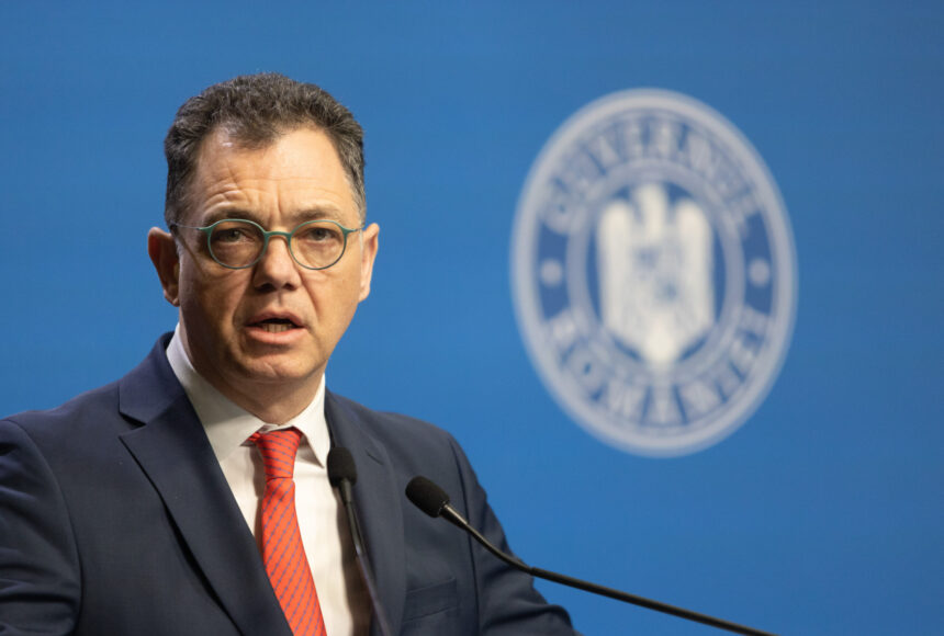 stefan radu oprea o acuza pe oana gheorghiu ca exagereaza reforma companiilor de stat romania a pierdut 200 de milioane de euro 6a539d2b0b0ca