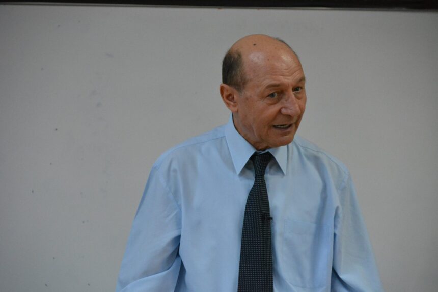traian basescu il someaza pe nicusor dan sa numeasca un premier trebuie sa aleaga una din aceste doua optiuni 6a65b26ac2ace