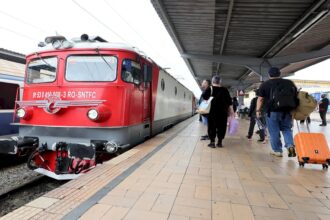 trenuri cu opriri suplimentare pentru electric castle unul dintre ele pleaca direct de la bucuresti spre festivalul de la bontida 6a4ccfd93f679
