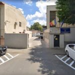 un barbat a intrat noaptea in arestul politiei capitalei pe sub poarta nepazita de jandarmi dupa fier vechi din toata curtea el pare sa fi fost singurul care isi facea treaba 6a574dfe7b485