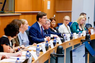victor negrescu cere un buget european mai mare pentru sanatate si programul eu4health sanatatea nu trebuie privita ca o cheltuiala ecabc948