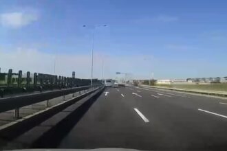 video clipe de groaza si reflexe formidabile ale unui sofer pe a3 autostrada bucuresti ploiesti ce faci cand din asfalt rasare pe banda 3 un participant la trafic in pozitie de obstacol 6a69ded9d086c