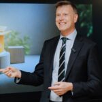 video giles portman ambasadorul regatului unit in romania romanii au o contributie uriasa la economia si viata din marea britanie 6a5c600b9ca24
