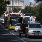 video o salupa cu sirenele la maximum prin centrul bucurestiului pe lascar catargiu e una dintre zecile de ambulante la parada aniversara a serviciului medical de salvare 6a687f284082c
